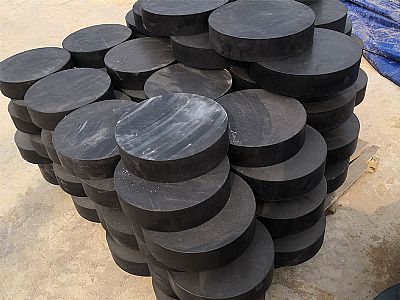 新邱区板式橡胶支座由若干层橡胶片与薄钢板经加压硫化